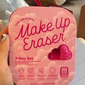 MakeUp Eraser 7-Day Set in Vibrant Pink